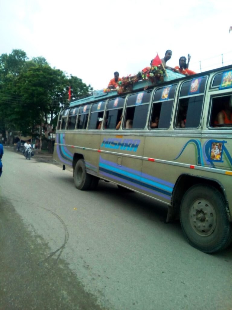 बाबाधाम के लिए बलिया से चल दिए शिवभक्त (फोटो - कृष्णकांत पाठक)