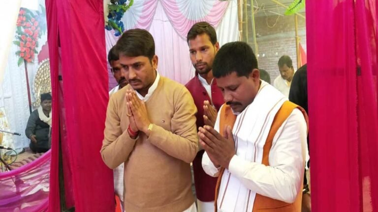 Mukhiyaji_Dubahar