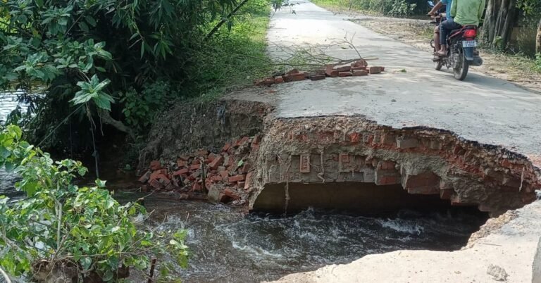breakdown of Sehatwar Bisauli road
