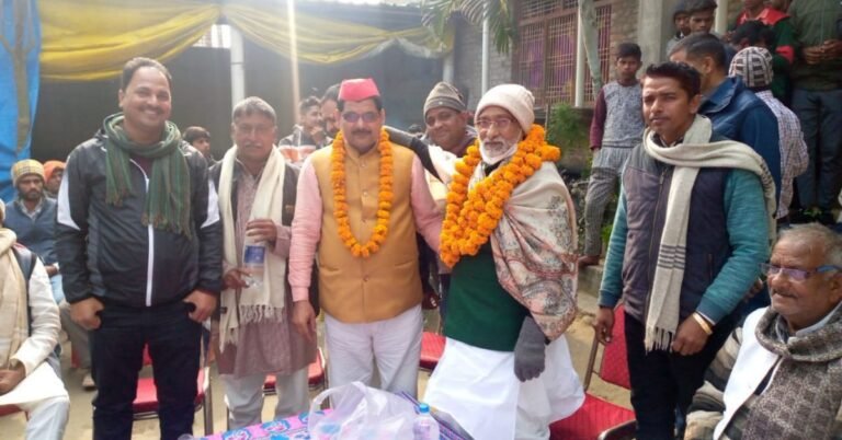 Former head and Principal Representative Ramdev Yadav joins SP