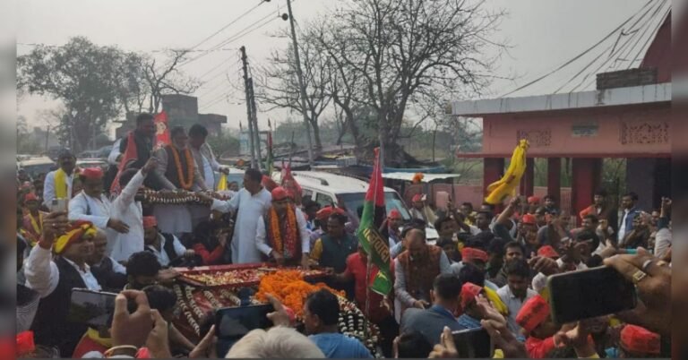 Roadshow of Leader of Opposition Ram Govind Chaudhary addressed the public meeting(1)