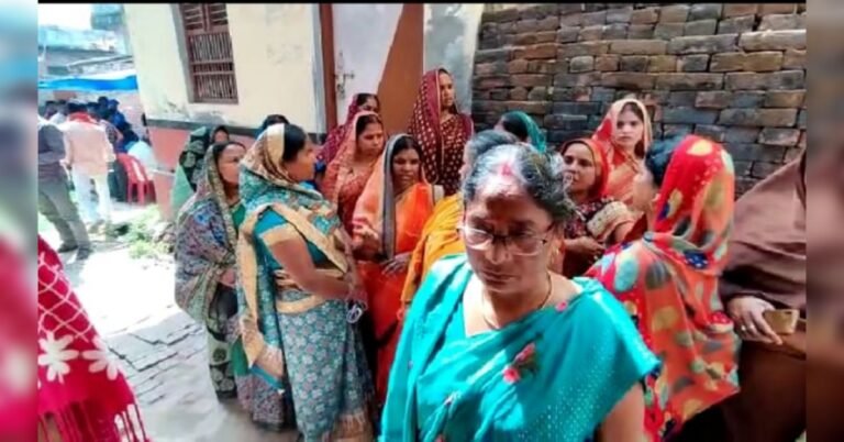 Community health center's block program manager dies during treatment after stomach pain, panic among patients due to non-availability of normal medical services(1)