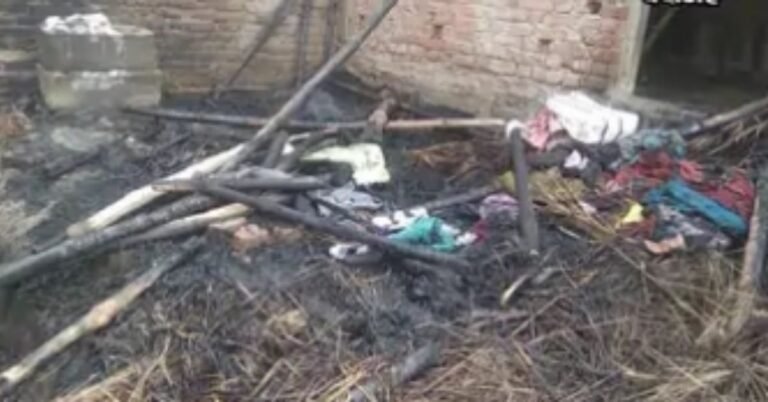 Goods worth one lakh ashes due to fire in a residential shed located in Chandadih village, no concrete reason was found