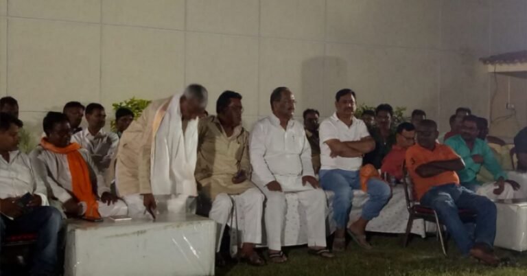 Kunwar Vijay Singh sought support from the public repBJP candidate Ravi Shankar Singh in the election of MLC