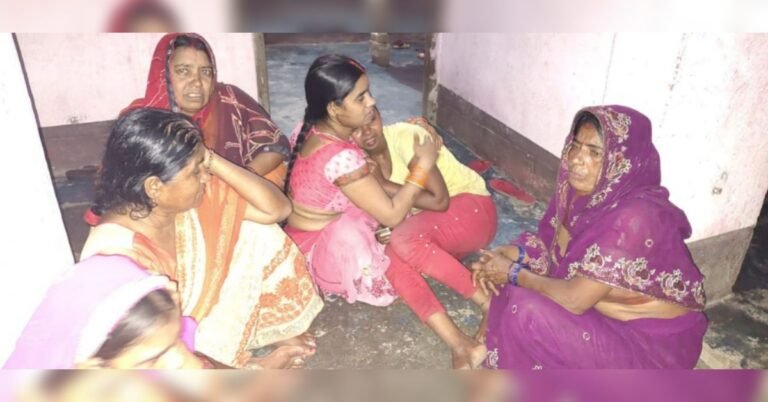 Two teenagers who went to bathe in Saryu feared drowning in the river