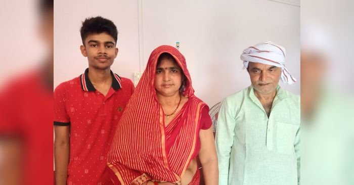 पीयूष की सफलता से परिवार में खुशी का माहौल.