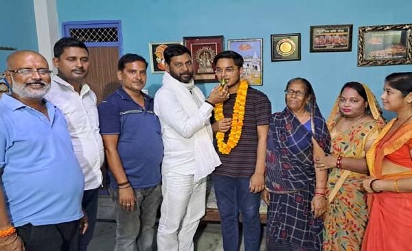 Atul Jaiswal got success in NEET exam