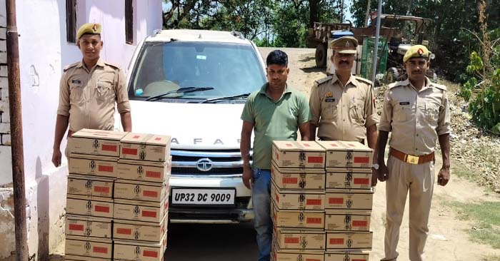 Dubhar police got success by arresting a smuggler with 32 cases of illegal liquor