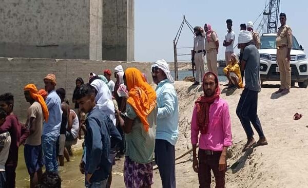 Foreign youth died due to drowning while taking bath at Shivpur Ganga Ghat