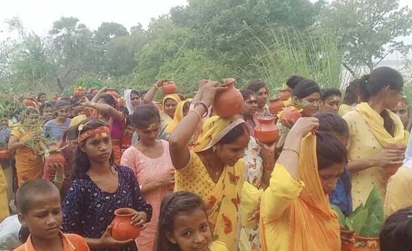 Guru festival begins at Advait Shivshakti Paramdhampeeth Duha with the departure of Kalash Yatra