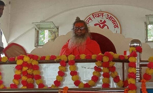 Guru festival begins at Advait Shivshakti Paramdhampeeth Duha with the departure of Kalash Yatra