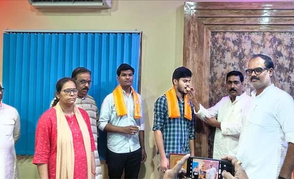 In the declared result of NTA, Ketan Kashyap and Vinay Kumar of Nagaji Saraswati Vidya Mandir Maldepur won, welcomed in the school