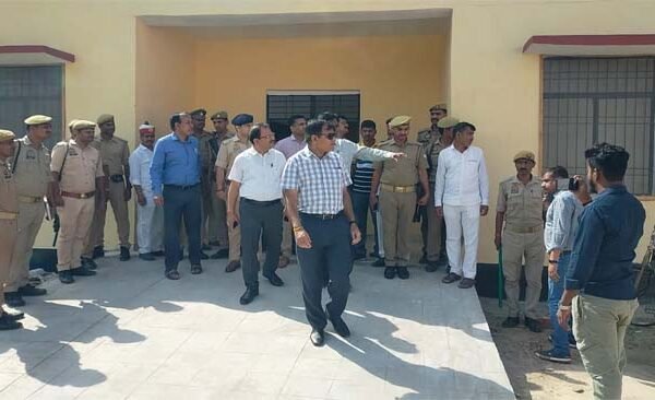 The commissioner reviewed the program venues regarding the arrival of CM Adityanath Yogi in Ballia
