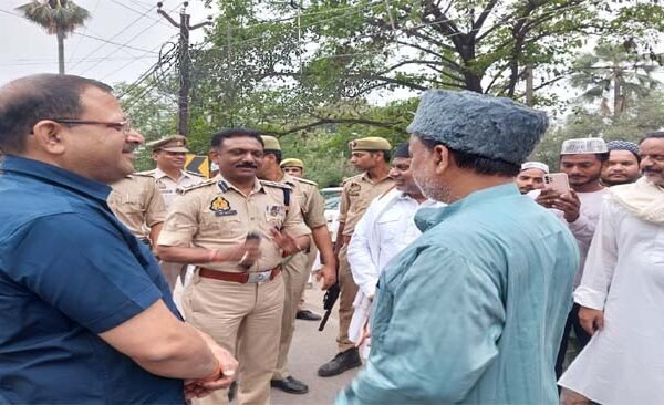 The festival of sacrifice, Bakrid's prayers were read in the presence of administrative officers, there was an influx of congratulators