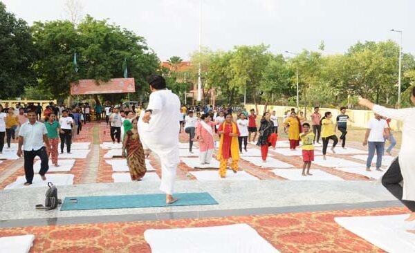 Yoga is essential for those who love body: Jai Singh Gehlot
