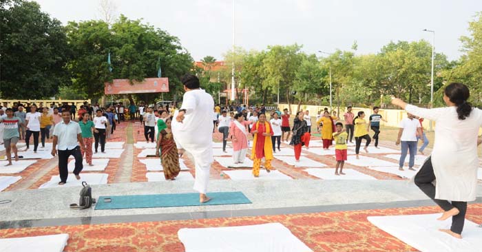 Yoga is essential for those who love body: Jai Singh Gehlot