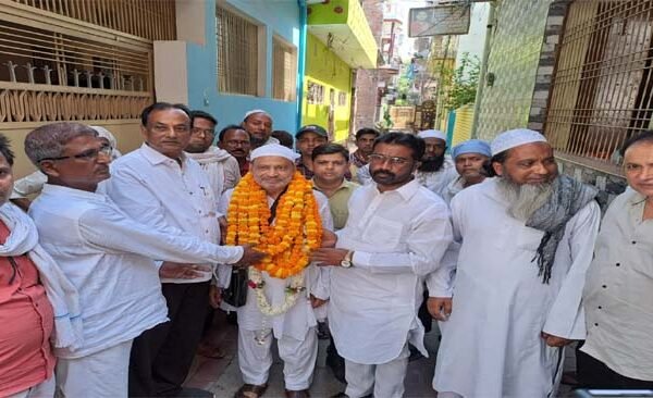 Zairin left for Haj pilgrimage from Rasra