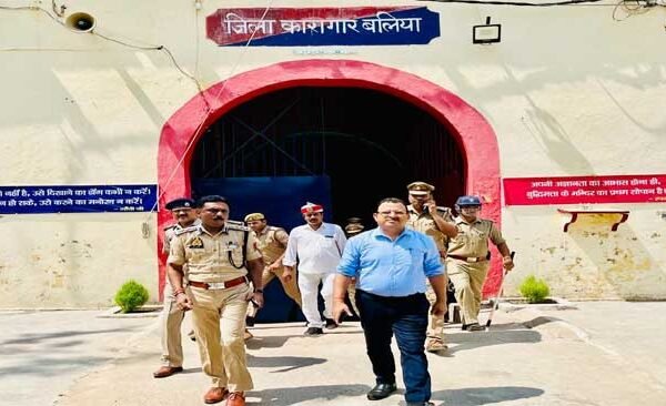District Magistrate and Superintendent of Police did a surprise inspection of the district jail