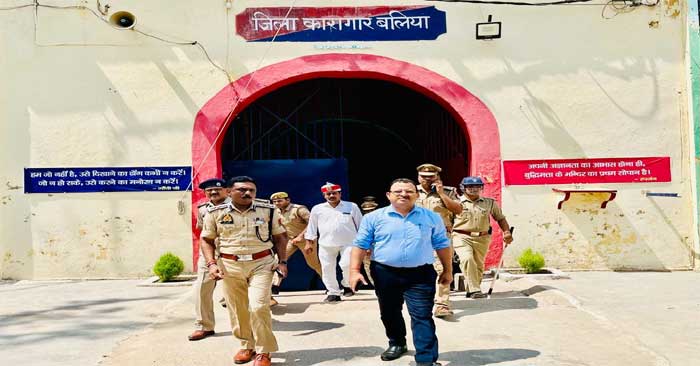 District Magistrate and Superintendent of Police did a surprise inspection of the district jail