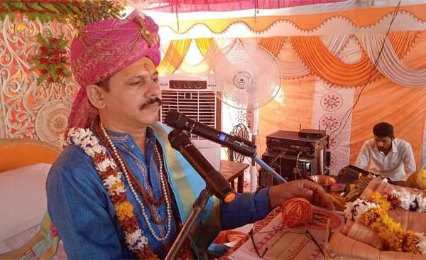 His welfare is hidden in the orders of the elders, therefore it is necessary to follow the orders of the elders without thinking – Swami Khimchand