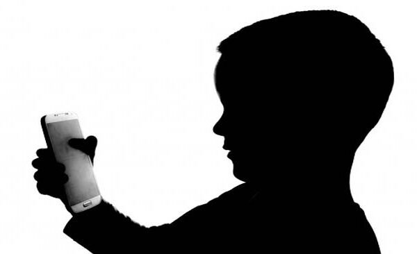 Mobile game addiction made teenager sick