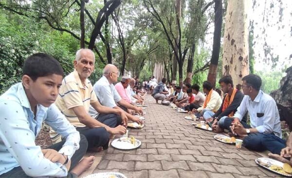 Sangh's Vanvihar program concluded at Janeshwar Mishra Park located in Zira Basti