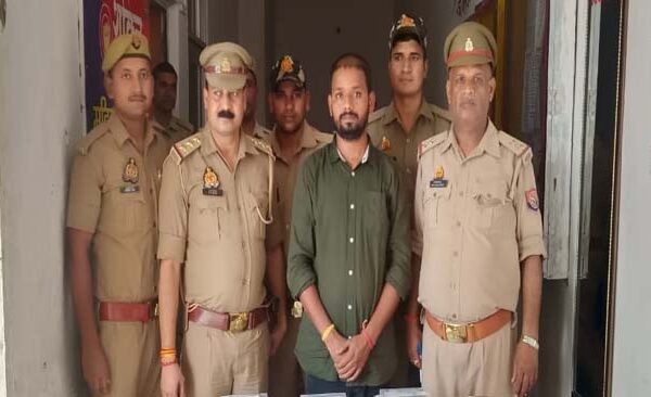 The salesman turned out to be the mastermind of the theft, the police caught him