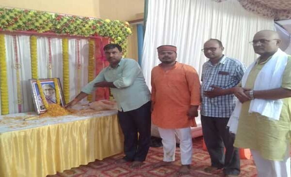 People paid tribute on the occasion of Shraddha Karma of social worker's grandmother