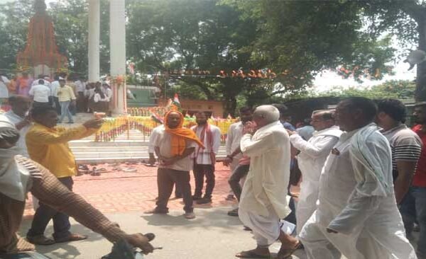 Devotees from every corner of Ballia paid homage to their martyrs at Bairia Martyr's Memorial