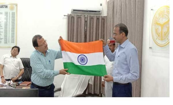 Har Ghar Tiranga Abhiyan: Tricolor available in all 350 post offices of Ballia