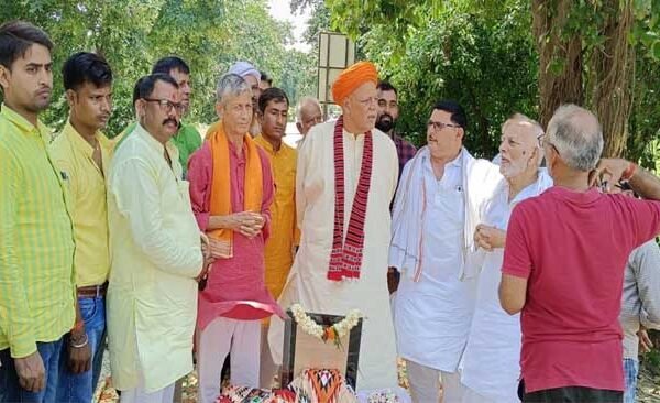 When MP Virendra Singh Mast suddenly arrived at Dwivedi ji's tribute ceremony