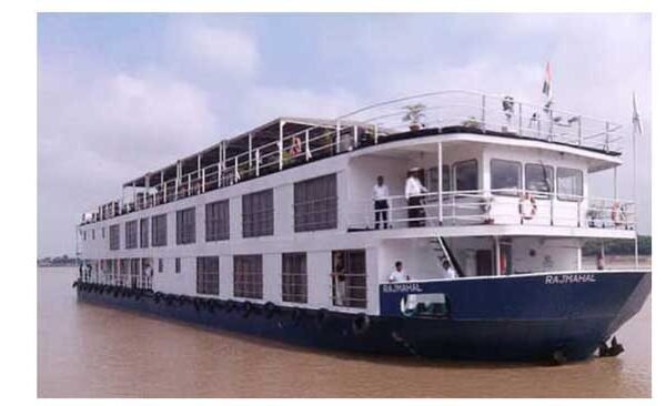 Rajmahal cruise left from Ballia for Patna