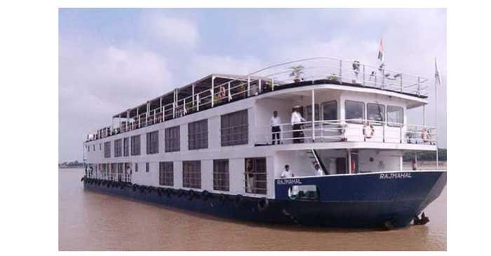 Rajmahal cruise left from Ballia for Patna