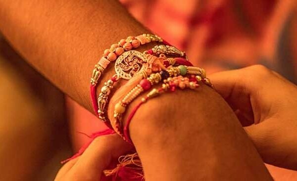 Team of officers came out in the markets regarding Raksha Bandhan, took eight samples