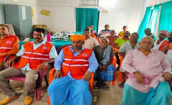 इंडियन रेड क्रॉस सोसाइटी ने बलिया में किया सर्पदंश सुरक्षा सप्ताह का आयोजन