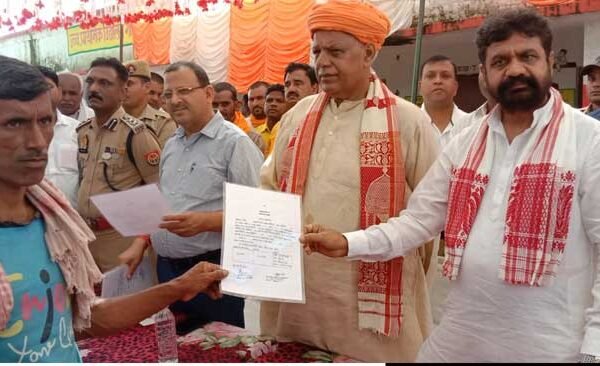 Dayalu Mishra gave instructions to provide housing to the left out people affected by erosion