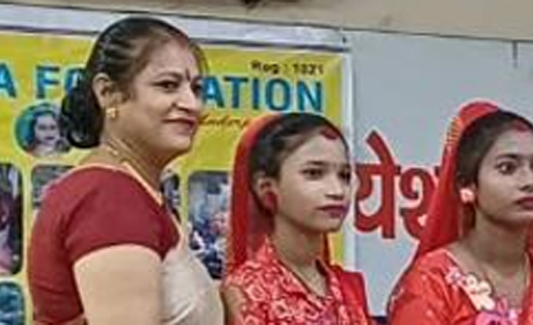 Baharwasu: Meet Geeta Mishra, Balia's daughter and daughter-in-law who teaches slum children