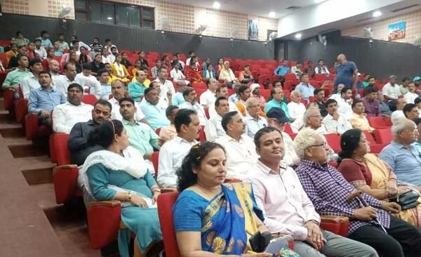 Guru Vandan program organized in JNCU
