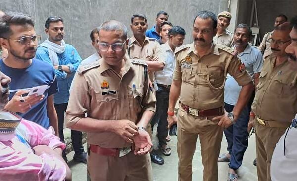 The Sub-Collector and Area Officer along with the Health Department team inspected the hospital and seized it.