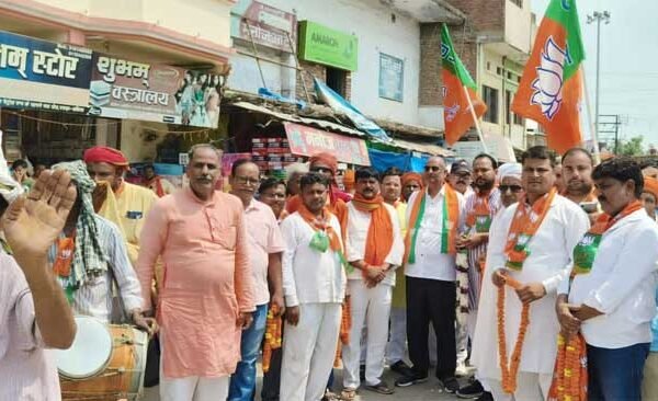 BJP's newly appointed District President Sanjay Yadav received grand welcome at various places.