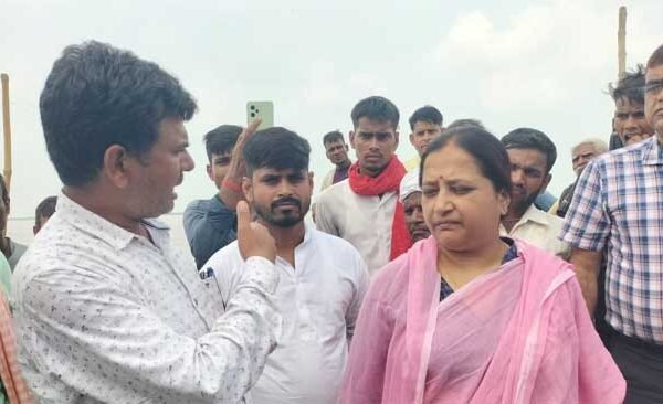Ghats cut immediately, water level in Saryu river increases, causing huge problems to people