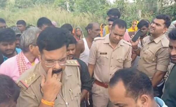 Dead body of a youth riding a bicycle found in suspicious condition on the roadside in Shahkundail village, police engaged in investigation.