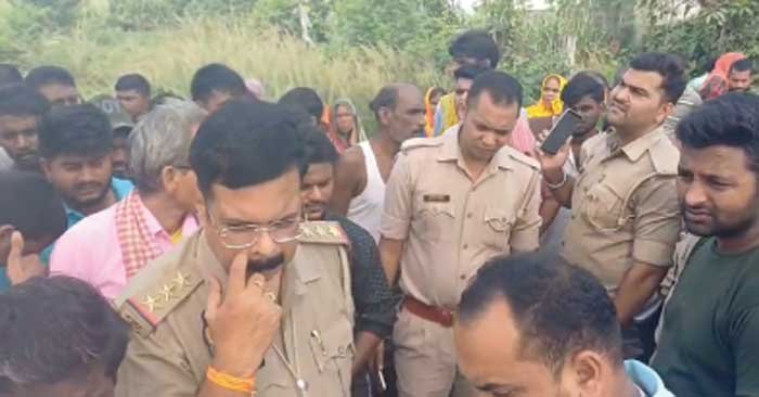 Dead body of a youth riding a bicycle found in suspicious condition on the roadside in Shahkundail village, police engaged in investigation.