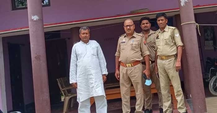 navnirvachit bharsar Pradhan bhagvaan yadav ko sakushal unke aawas pr pahuchaya gaya