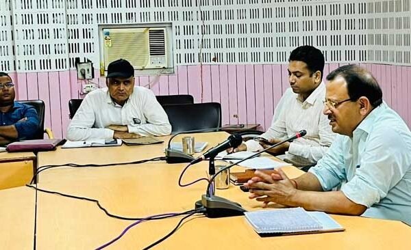 There should be 100% feeding of nutrition distribution on nutrition tracker: District Magistrate
