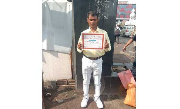 Sweeper Sushil Kumar honored with Panchayat Raj Director