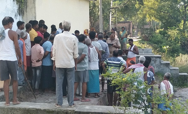 There was an uproar after the dead body of an old man was found in the pond located in Bahadurpurkari village.