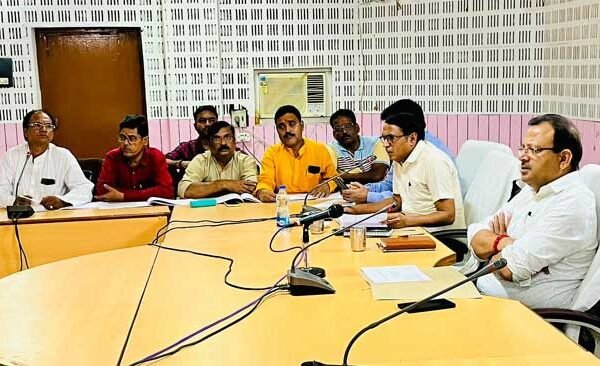 District level inter-departmental coordination committee meeting for communicable disease control and Dastak campaign was held under the chairmanship of the District Magistrate.