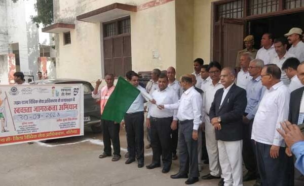 District Judge flags off Swachhta Hi Seva Awareness Rally
