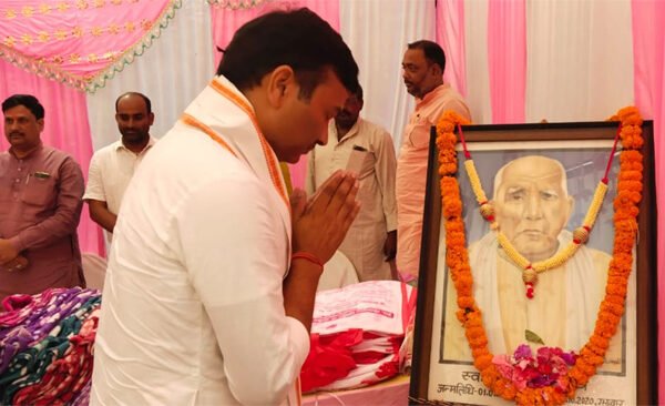 Blankets distributed to 151 helpless people on the death anniversary of Lekhnath Pandey